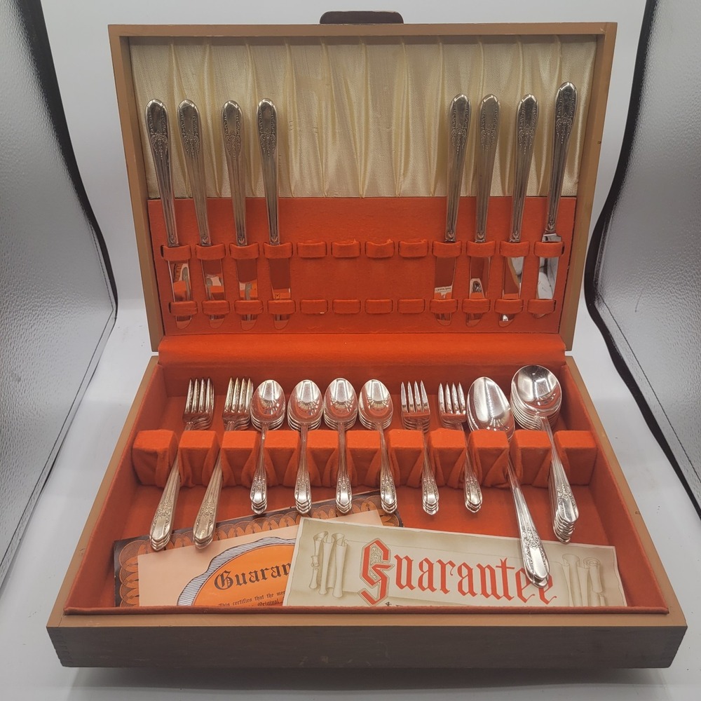 Vtg 8 Pl Setting Rogers IS Reflection Silver Plate Flatware 50 piece‎ With Box